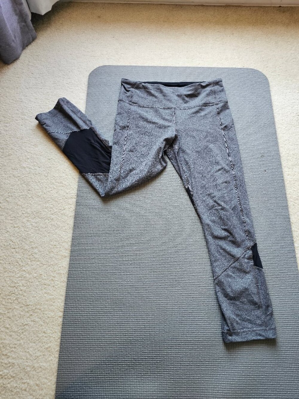 EUC lululemon Pace Rival Crop leggings size 6